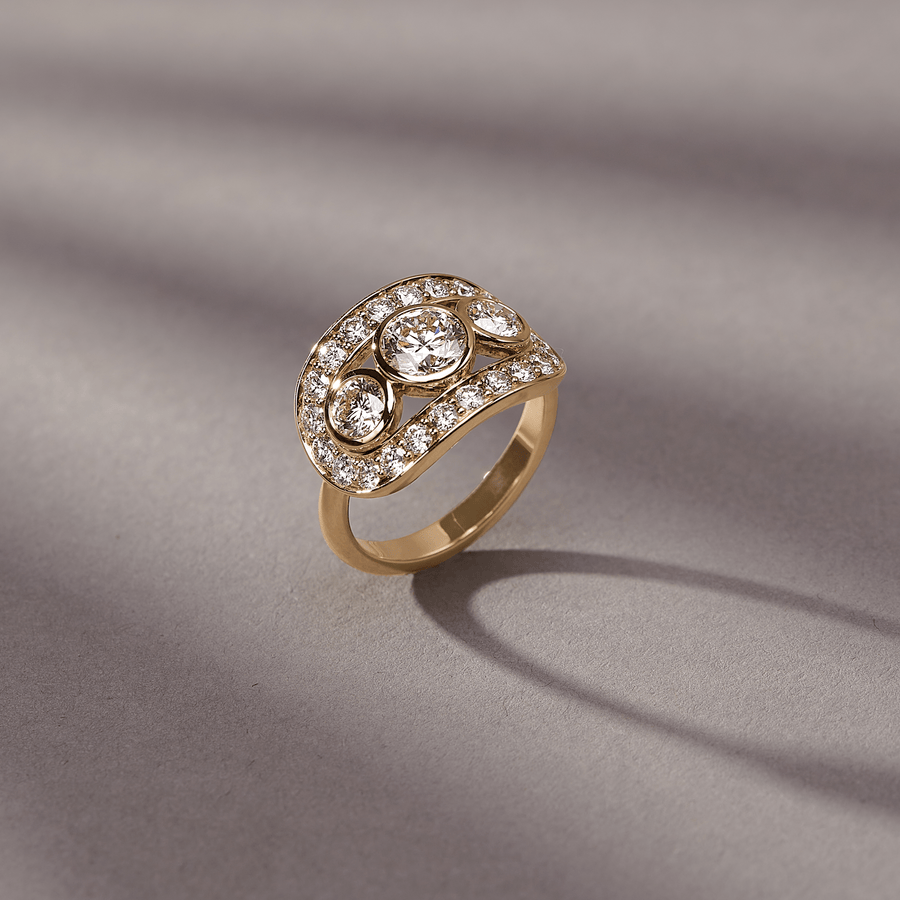 Heritage Trio Ring F-G/VS and I/SI brilliant cut diamond